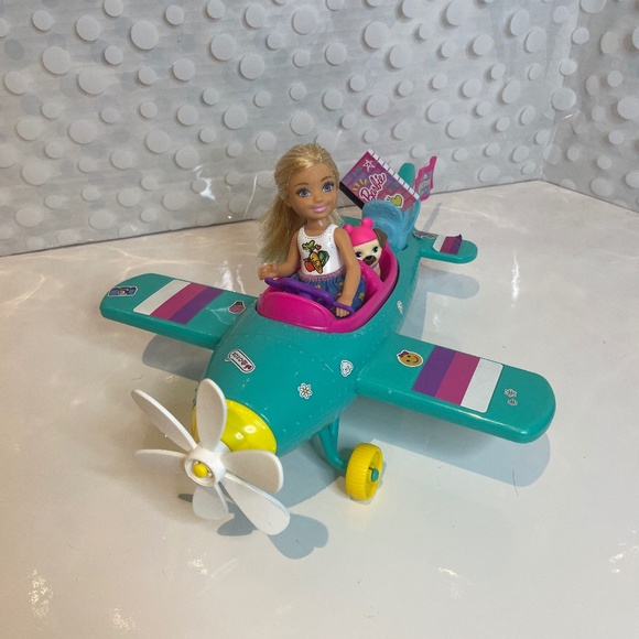 Barbie Chelsea Can Be 👩‍✈️✈️ Pilot - Picture 3 of 10